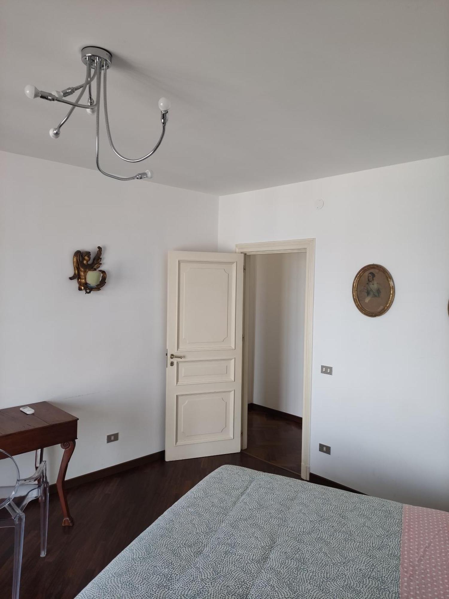 New Panoramic Apartment - Half Way Center-Vomero District Наполи Екстериор снимка